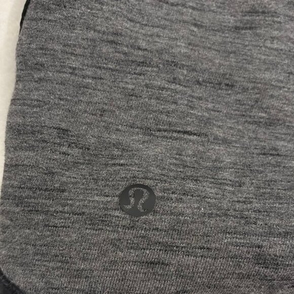 Lululemon size 6 womens Gray and Black Casual Shorts - Picture 3 of 7